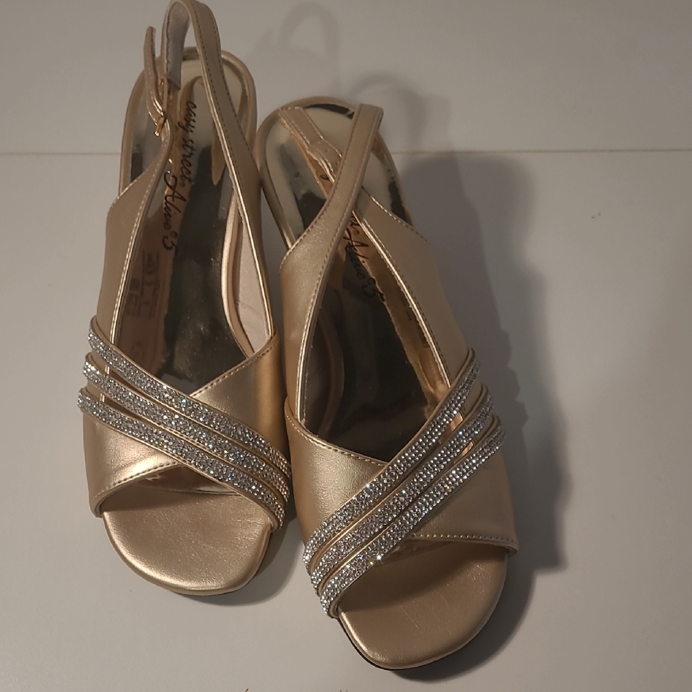Easy Street Alive 5 Elegant Gold Slingback Sandals